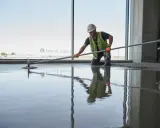 Jak wygładzić posadzkę betonową? Kompletny poradnik i koszty