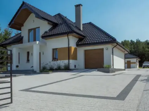 Podjazd z kostki granitowej: Jak wybrać i ile to kosztuje?
