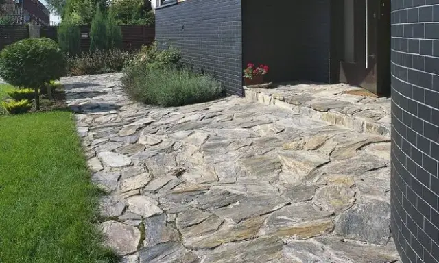 Jak zrobić schody z kamienia polnego? Trwałe i piękne w ogrodzie