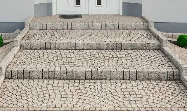 Trwałe schody z kostki na betonie? Poradnik budowy krok po kroku